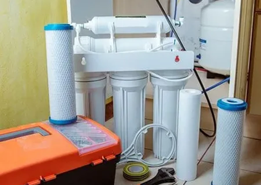 Reverse osmosis filtration system installation